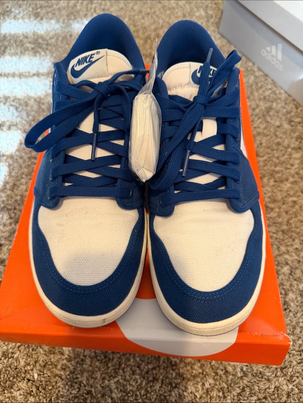 Nike Jordan 1 low KO Royal and white